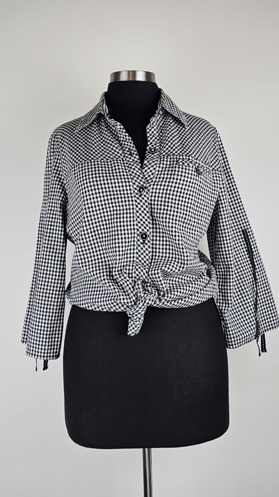 Blusa Premium DRAPER's & DAMON´s   Talla S