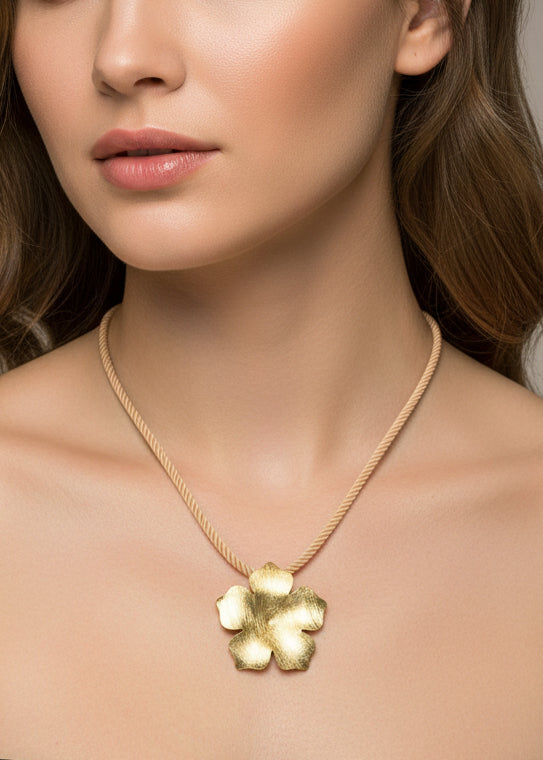 Collar Flower