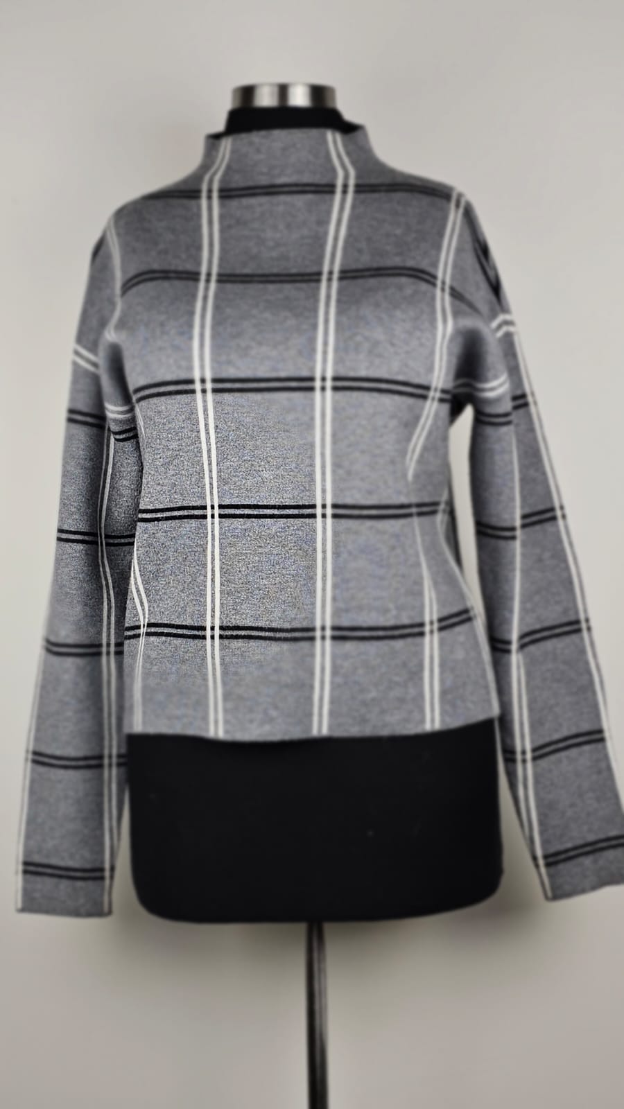 Sweater Premium Max Studio  Talla M