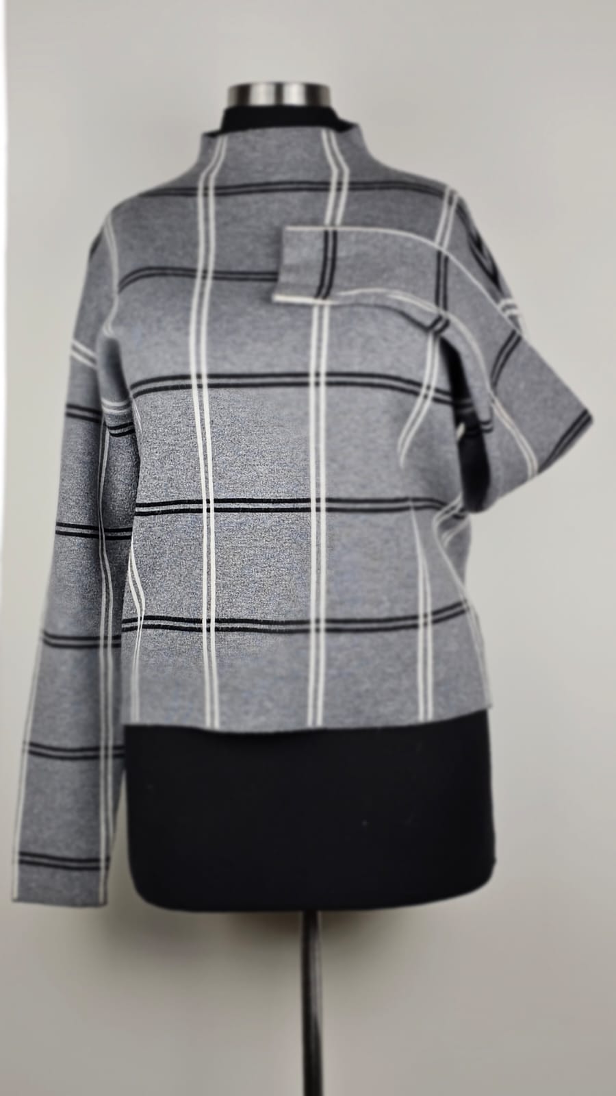 Sweater Premium Max Studio  Talla M