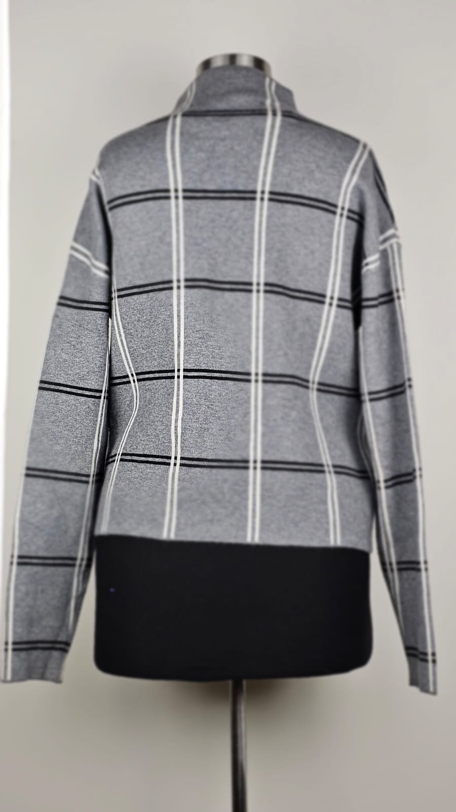 Sweater Premium Max Studio  Talla M